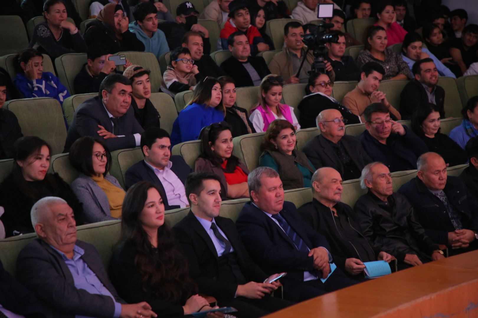 "Аршин мал алан" представлен на узбекском языке (ВИДЕО, ФОТО)