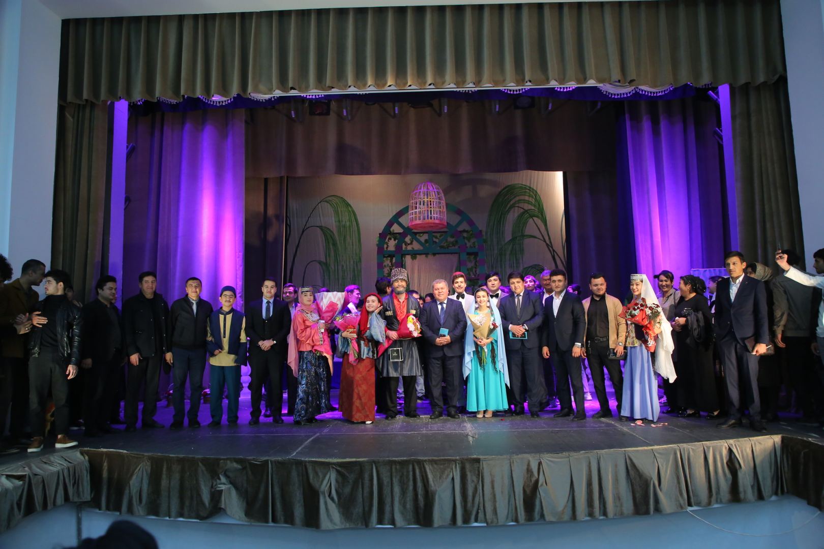 "Аршин мал алан" представлен на узбекском языке (ВИДЕО, ФОТО)