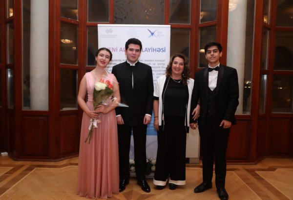 "Новые имена" на сцене бакинской филармонии (ФОТО)