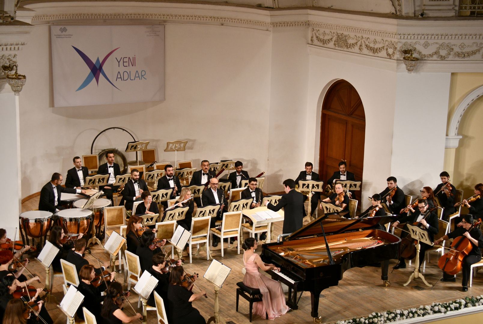 "Новые имена" на сцене бакинской филармонии (ФОТО)