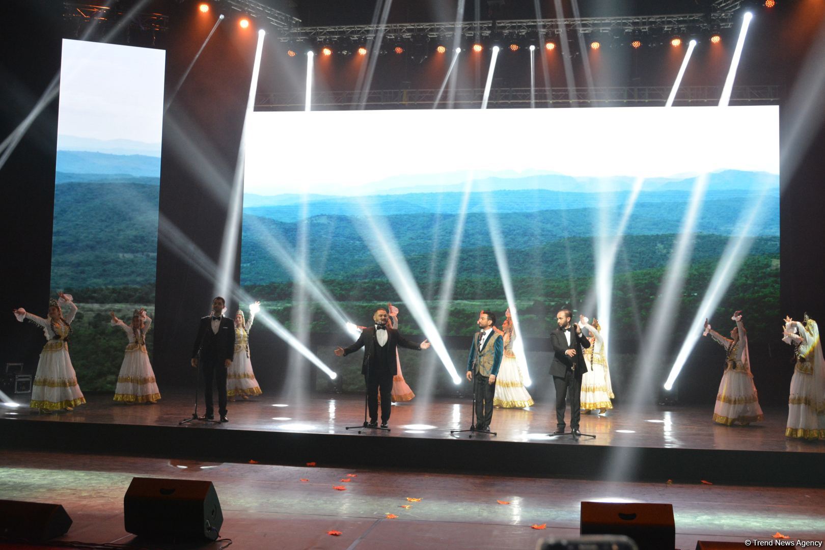 Во Дворце Гейдара Алиева состоялся потрясающий гала-концерт конкурса "Бакинская осень – 2023. 35 лет спустя" (ВИДЕО, ФОТО)