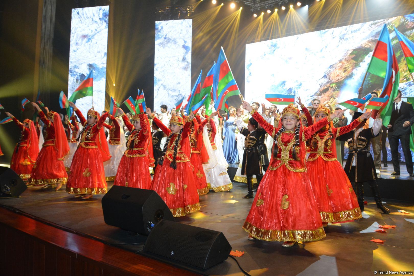 Во Дворце Гейдара Алиева состоялся потрясающий гала-концерт конкурса "Бакинская осень – 2023. 35 лет спустя" (ВИДЕО, ФОТО)