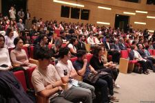 В Университете ADA прошел концерт мастеров искусств, посвященный Дню Победы (ФОТО)