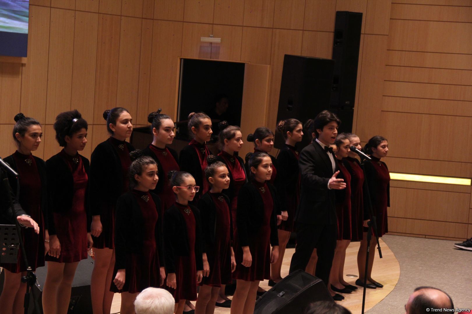 В Университете ADA прошел концерт мастеров искусств, посвященный Дню Победы (ФОТО)