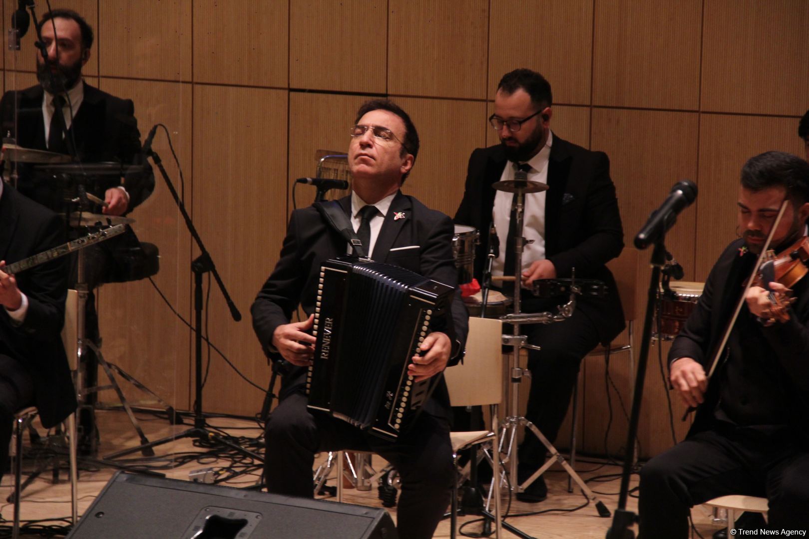 В Университете ADA прошел концерт мастеров искусств, посвященный Дню Победы (ФОТО)