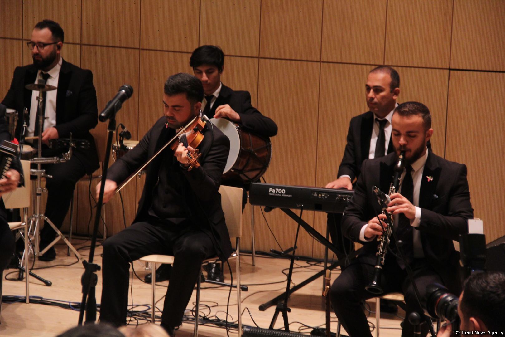 В Университете ADA прошел концерт мастеров искусств, посвященный Дню Победы (ФОТО)