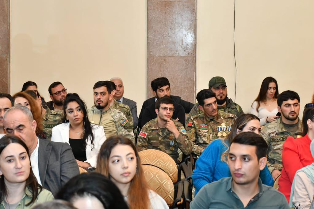 В Баку представлен фильм о художниках-участниках Карабахской войны (ФОТО)