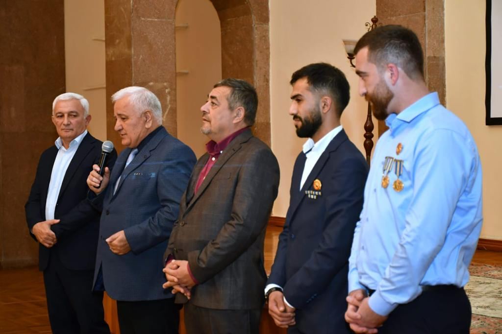 В Баку представлен фильм о художниках-участниках Карабахской войны (ФОТО)