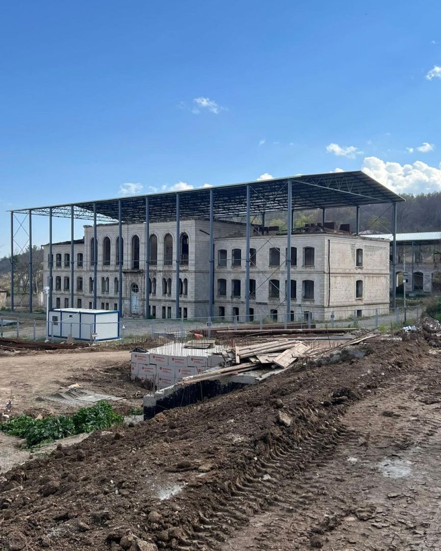 Первый вице-президент Мехрибан Алиева поделилась кадрами из поездки с Президентом Ильхамом Алиевым в Шушу (ФОТО)