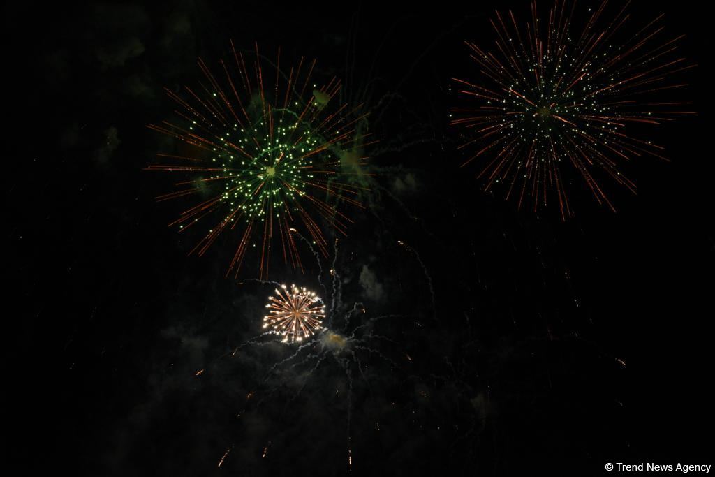 По случаю Дня Победы в Баку состоялся праздничный фейерверк (ФОТО/ВИДЕО)