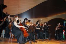 Воспитанники Фидан Гаджиевой выступили с концертом в честь Дня Победы и Дня Государственного флага (ВИДЕО, ФОТО)