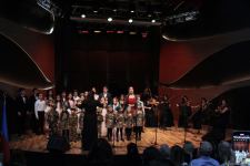 Воспитанники Фидан Гаджиевой выступили с концертом в честь Дня Победы и Дня Государственного флага (ВИДЕО, ФОТО)