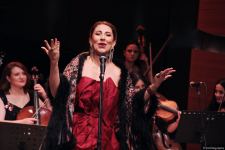 Воспитанники Фидан Гаджиевой выступили с концертом в честь Дня Победы и Дня Государственного флага (ВИДЕО, ФОТО)