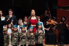 Воспитанники Фидан Гаджиевой выступили с концертом в честь Дня Победы и Дня Государственного флага (ВИДЕО, ФОТО)