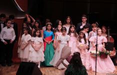 Воспитанники Фидан Гаджиевой выступили с концертом в честь Дня Победы и Дня Государственного флага (ВИДЕО, ФОТО)