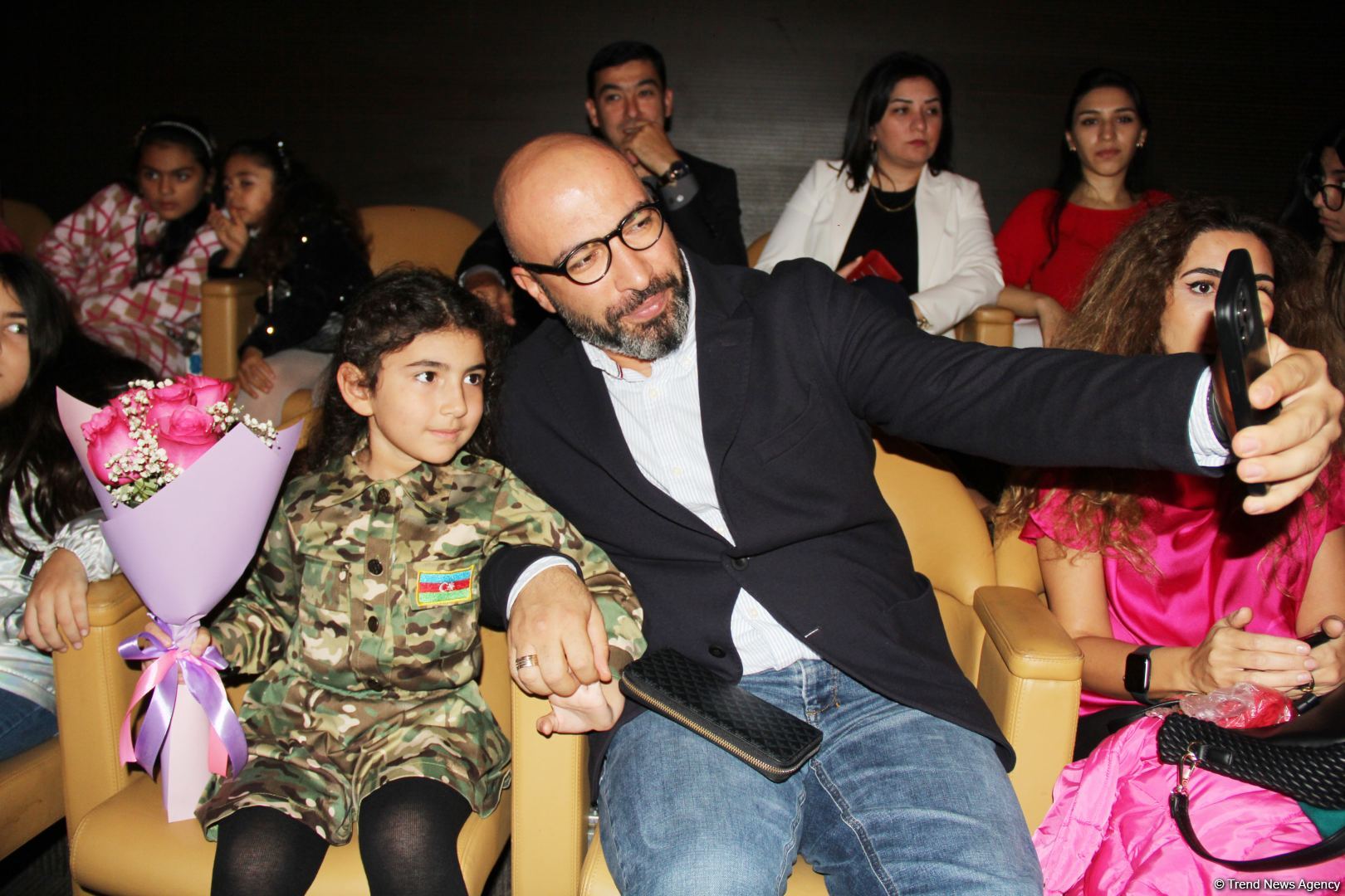 Воспитанники Фидан Гаджиевой выступили с концертом в честь Дня Победы и Дня Государственного флага (ВИДЕО, ФОТО)