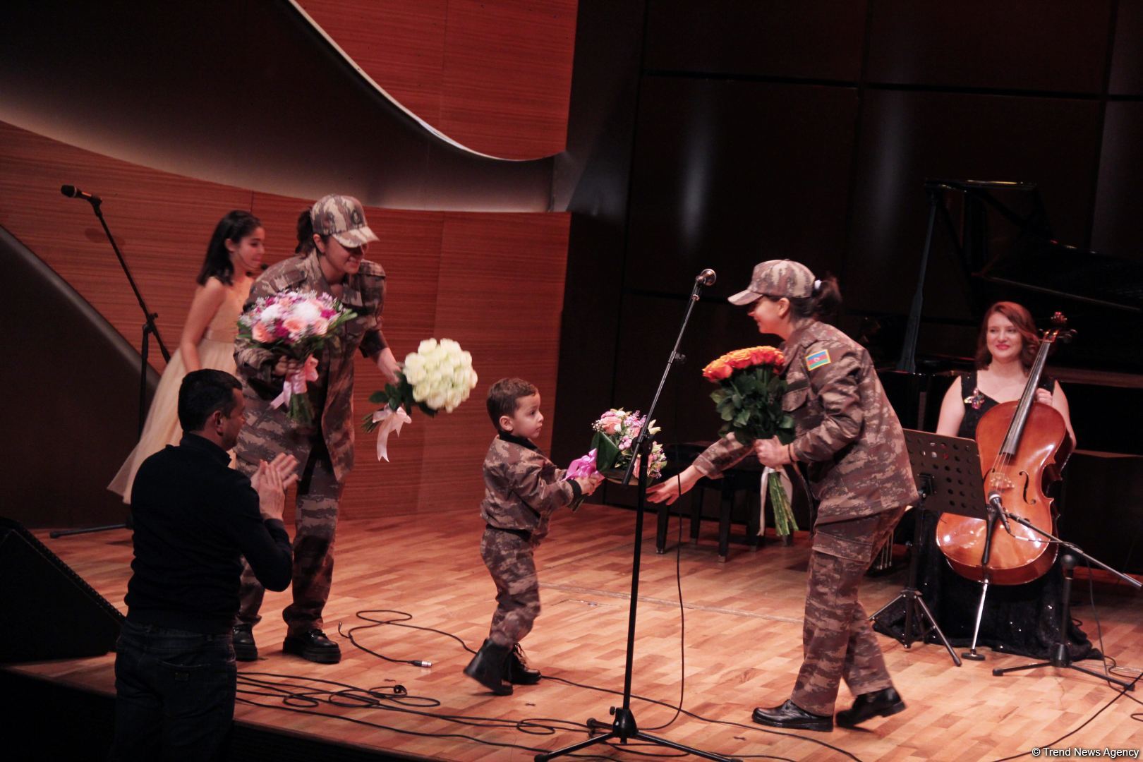 Воспитанники Фидан Гаджиевой выступили с концертом в честь Дня Победы и Дня Государственного флага (ВИДЕО, ФОТО)