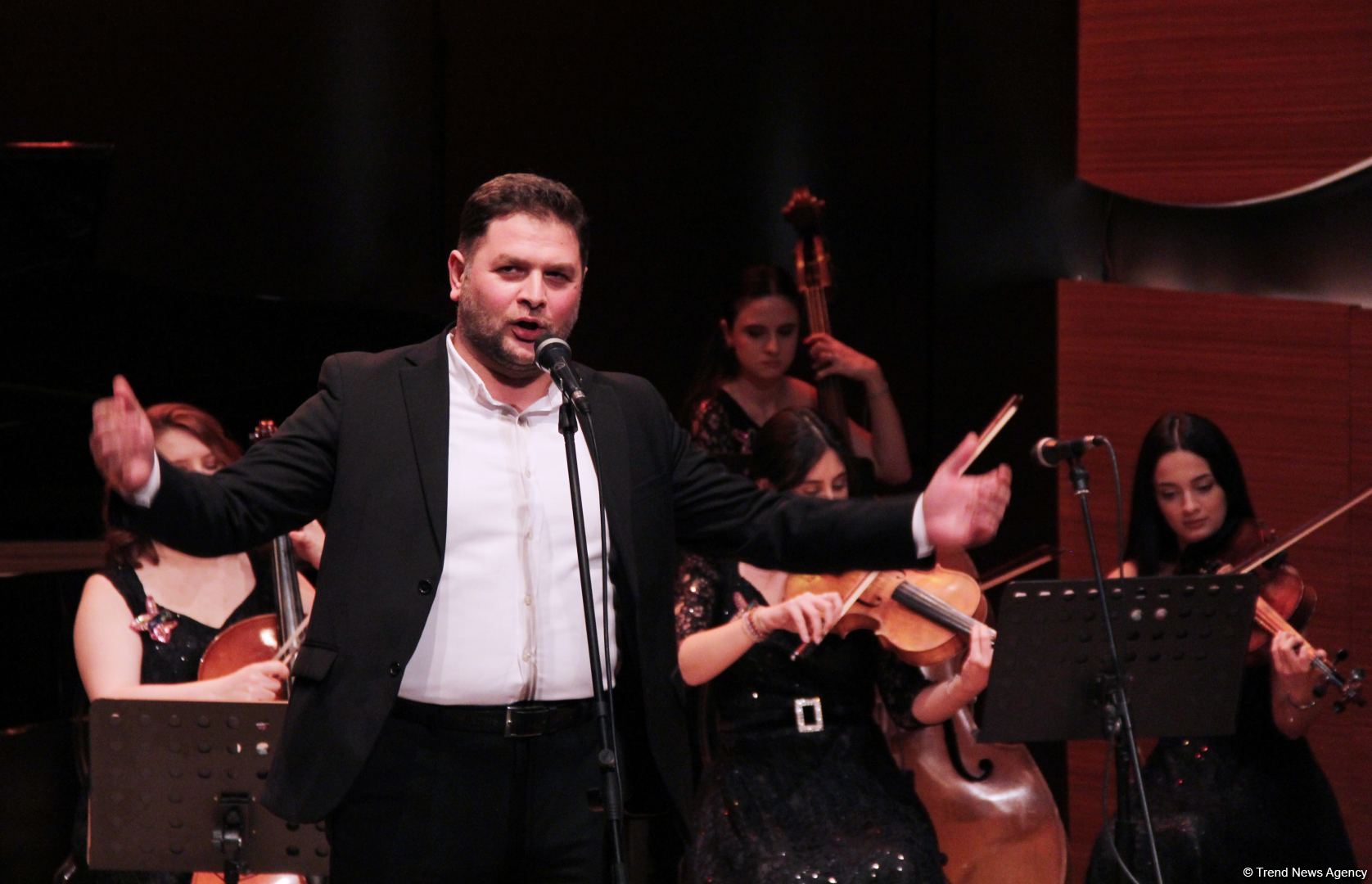 Воспитанники Фидан Гаджиевой выступили с концертом в честь Дня Победы и Дня Государственного флага (ВИДЕО, ФОТО)