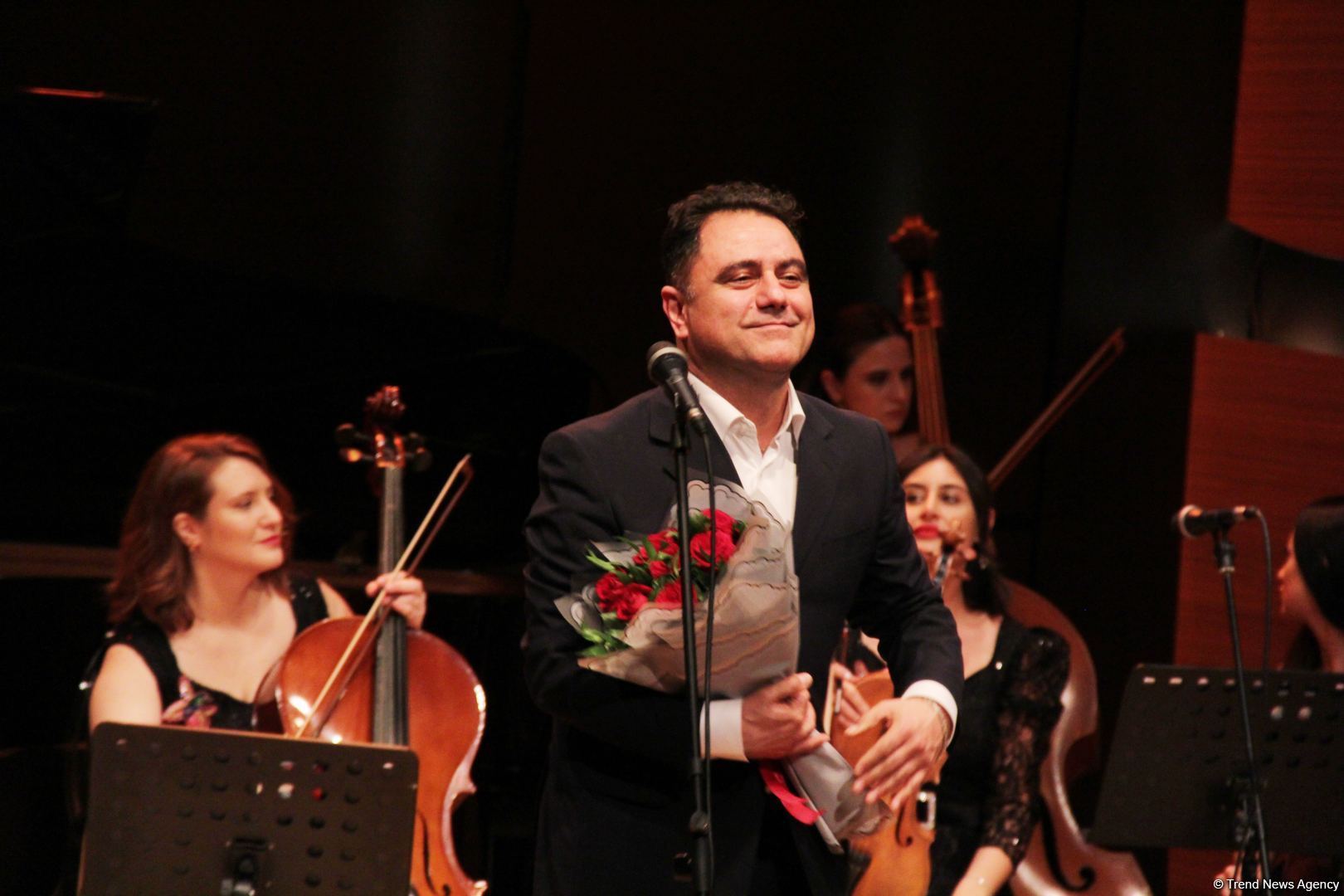 Воспитанники Фидан Гаджиевой выступили с концертом в честь Дня Победы и Дня Государственного флага (ВИДЕО, ФОТО)