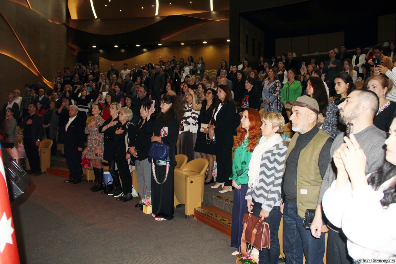 Воспитанники Фидан Гаджиевой выступили с концертом в честь Дня Победы и Дня Государственного флага (ВИДЕО, ФОТО)