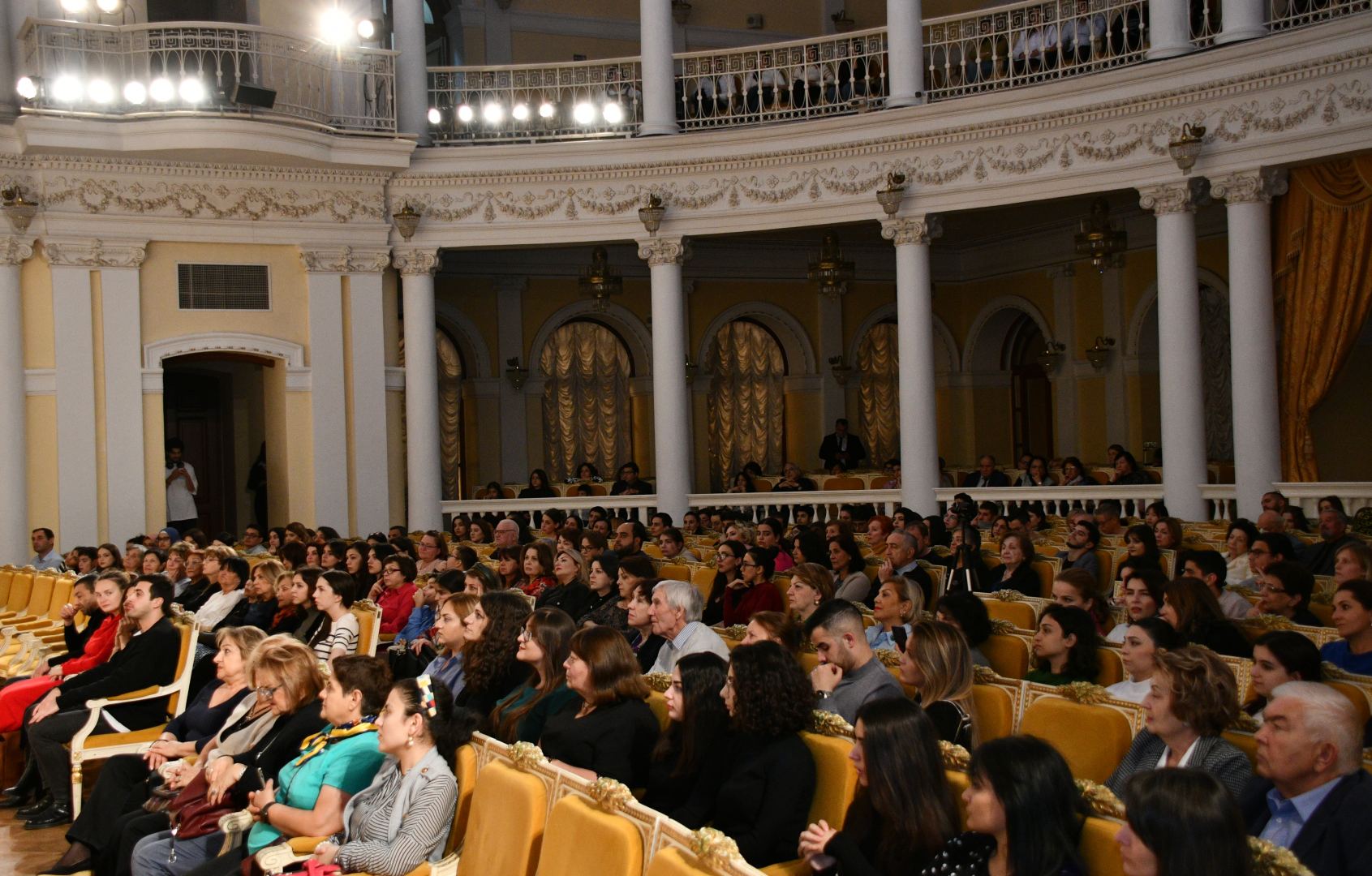 "Демон виолончели" выступил в Баку (ФОТО)