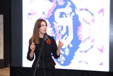 В Баку состоялась презентация Карабахского ковра "Хатаи" начала XVII века (ФОТО)