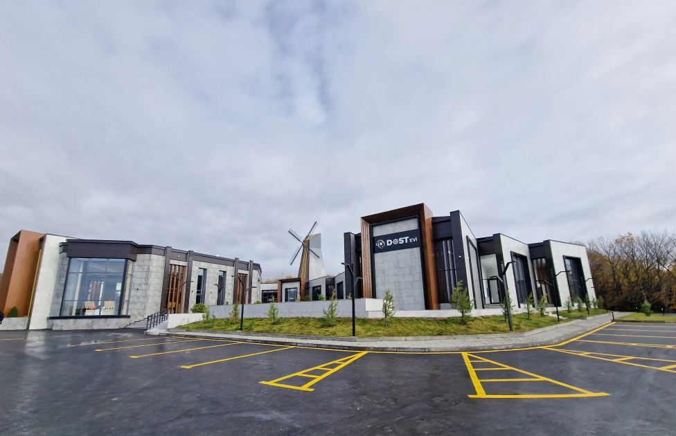 Президент Ильхам Алиев и Первая леди Мехрибан Алиева приняли участие в открытии филиала DOST EVİ Центра инклюзивного развития и творчества DOST в Исмайыллы (ФОТО)