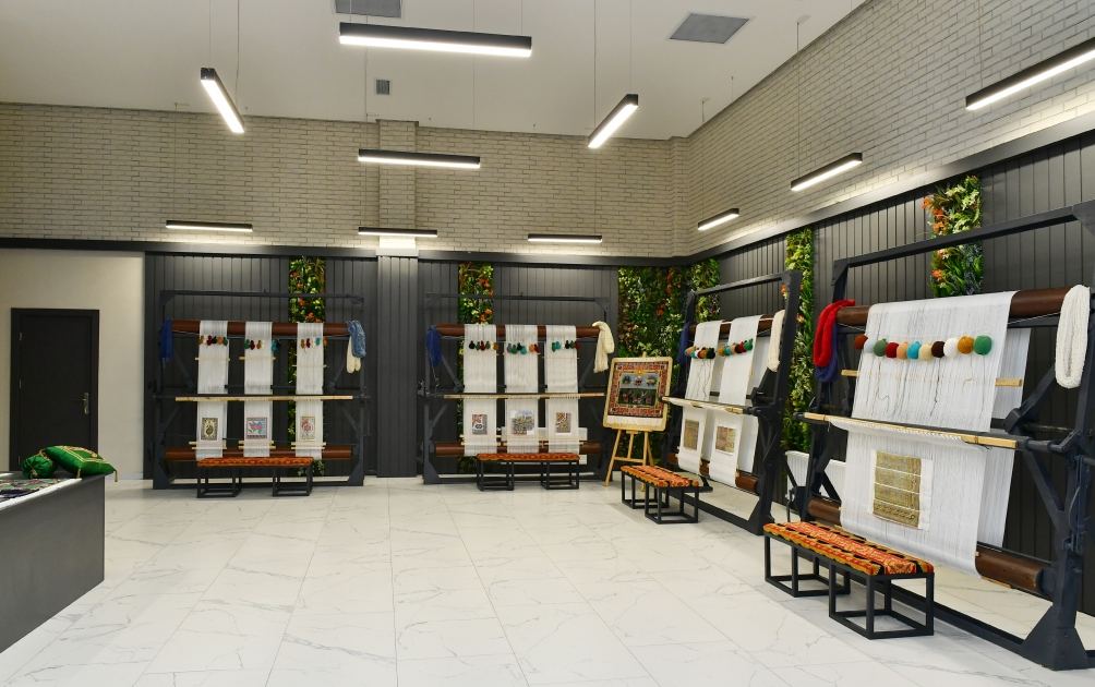 Президент Ильхам Алиев и Первая леди Мехрибан Алиева приняли участие в открытии филиала DOST EVİ Центра инклюзивного развития и творчества DOST в Исмайыллы (ФОТО)