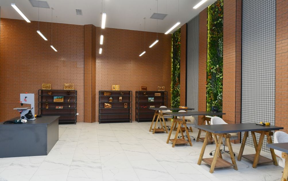 Президент Ильхам Алиев и Первая леди Мехрибан Алиева приняли участие в открытии филиала DOST EVİ Центра инклюзивного развития и творчества DOST в Исмайыллы (ФОТО)