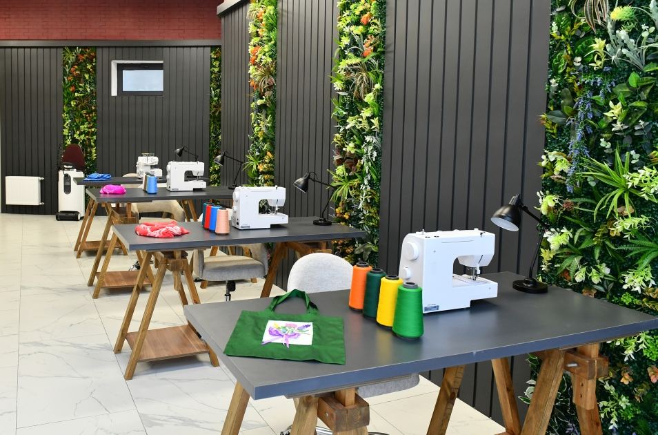 Президент Ильхам Алиев и Первая леди Мехрибан Алиева приняли участие в открытии филиала DOST EVİ Центра инклюзивного развития и творчества DOST в Исмайыллы (ФОТО)