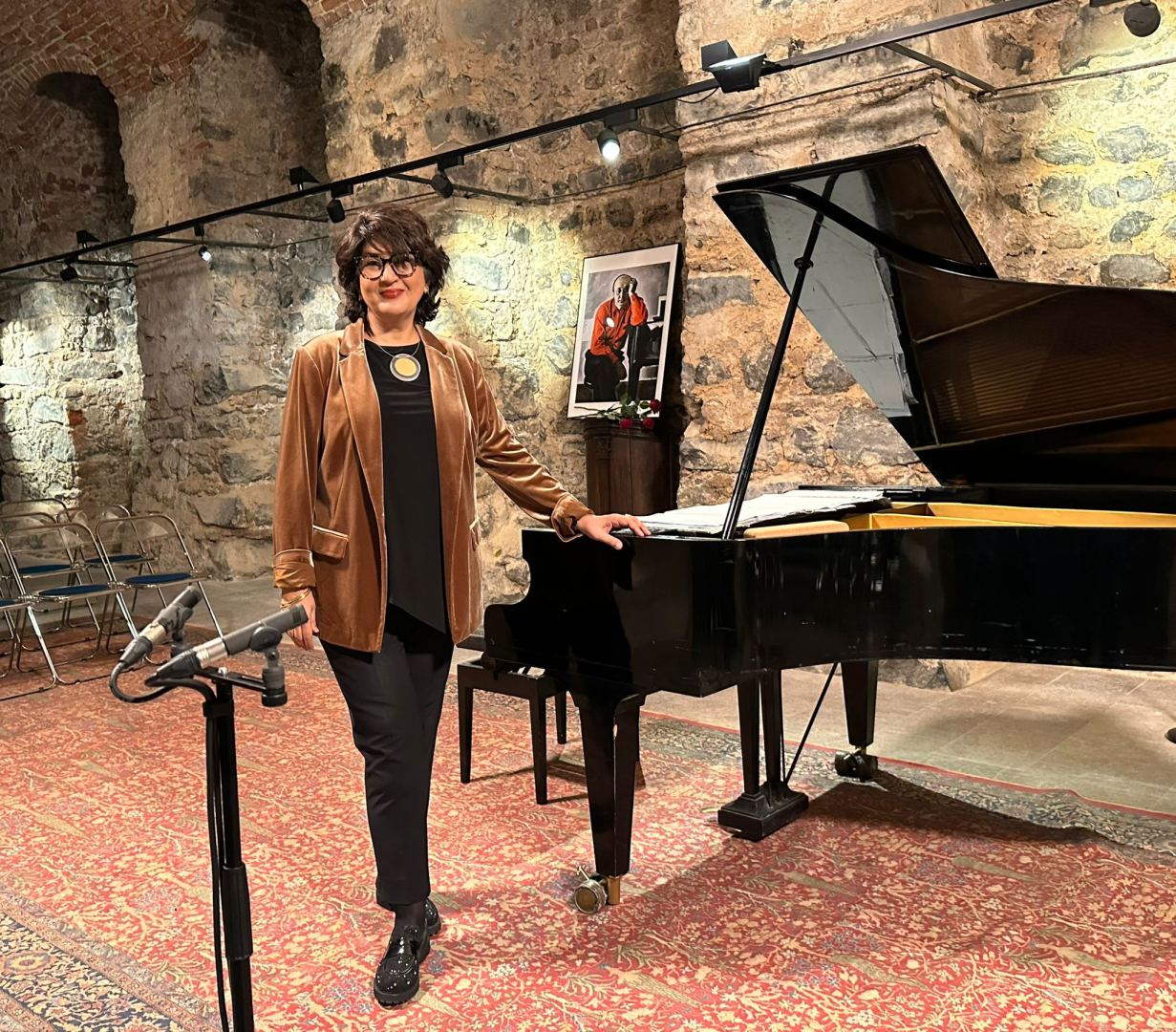 Великолепие азербайджанской музыки в Германии - Sanкta Klara Keller am Römerturm 13 века (ФОТО)