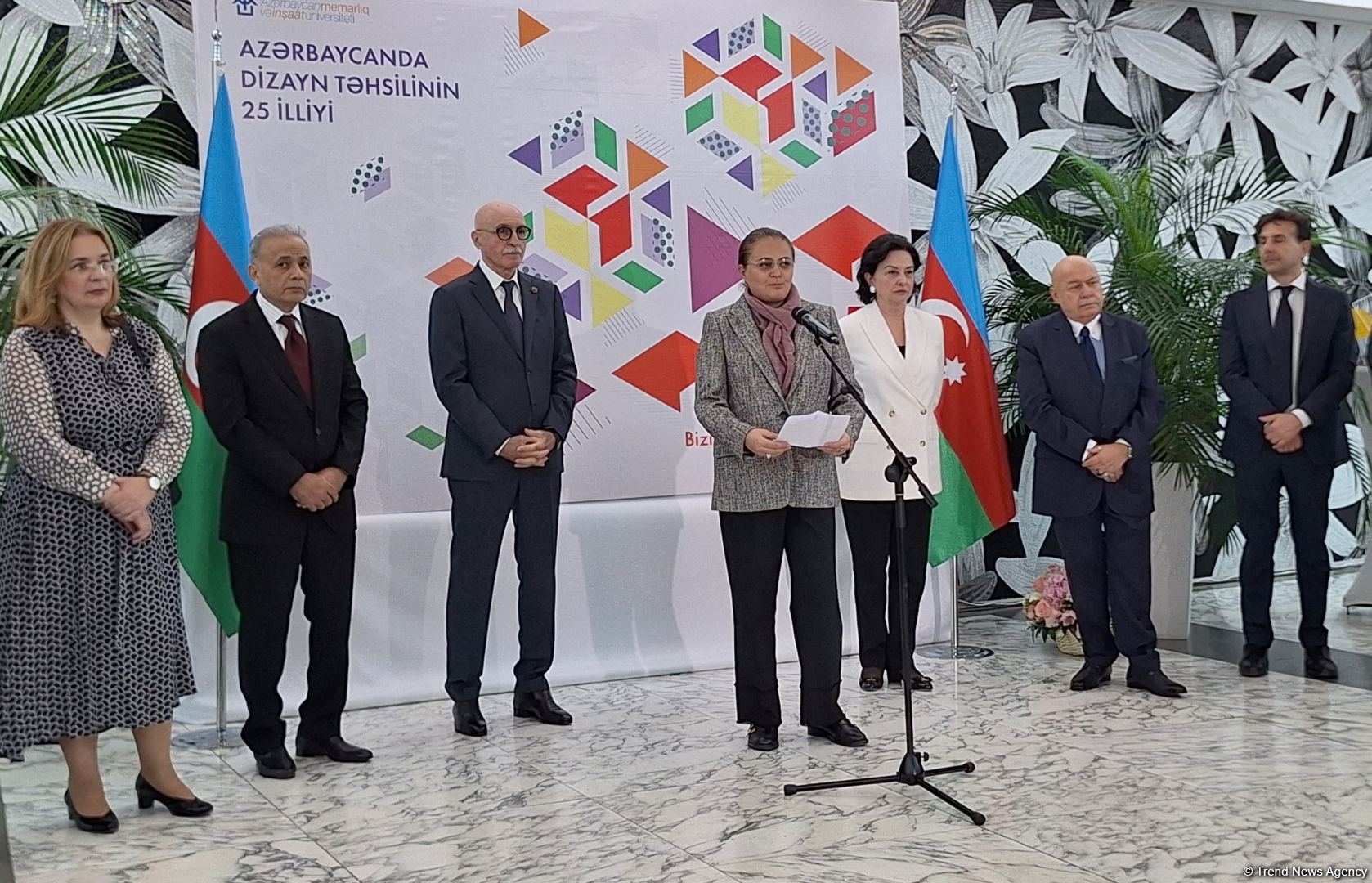 Дизайн сегодня и в будущем: выставка работ студентов и выпускников Азербайджанского  университета архитектуры и строительства (ФОТО)