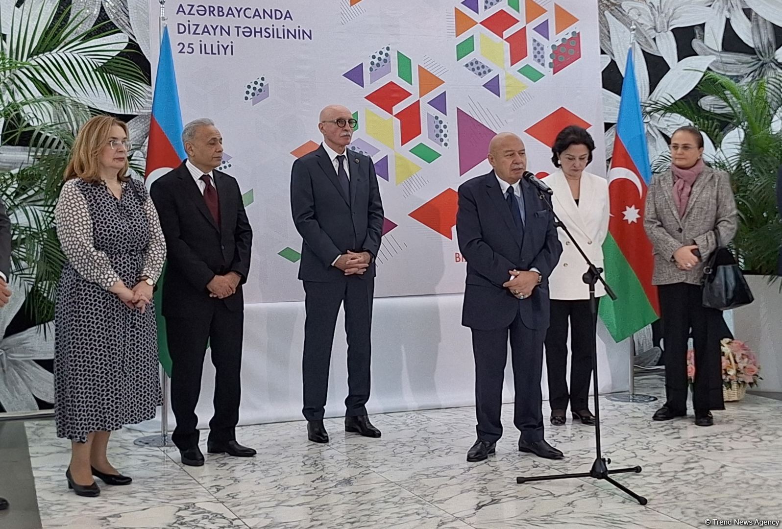 Дизайн сегодня и в будущем: выставка работ студентов и выпускников Азербайджанского  университета архитектуры и строительства (ФОТО)