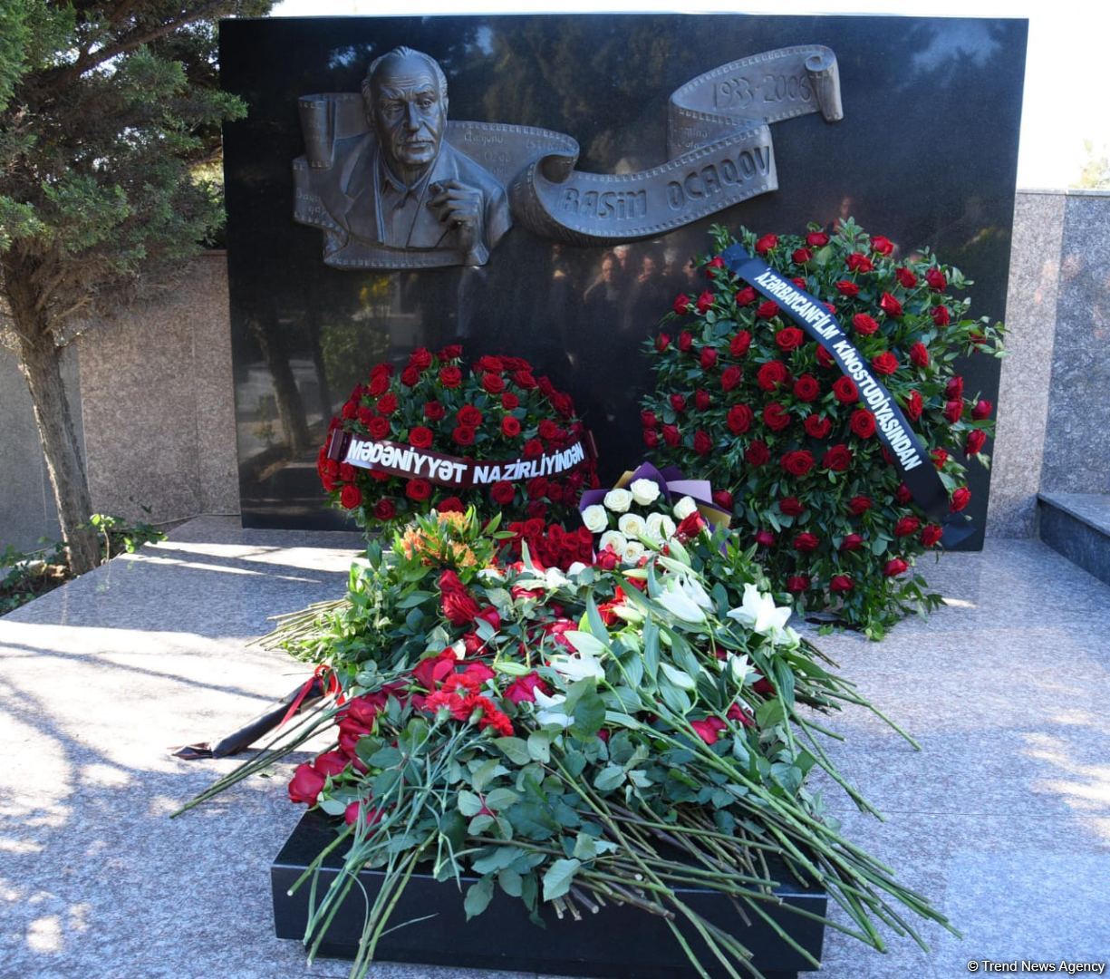 В Баку почтили память выдающегося представителя азербайджанского киноискусства Расима Оджагова (ФОТО)