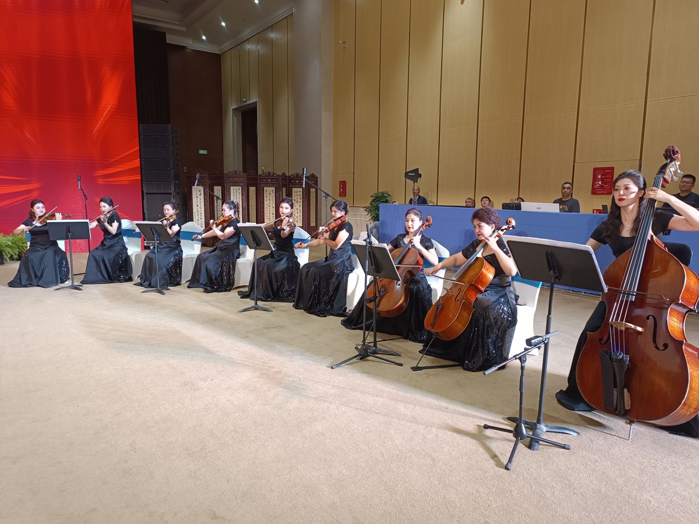 В Урумчи состоялся праздничный концерт, посвященный Форуму ШОС «Год туризма 2023»  (ФОТО)