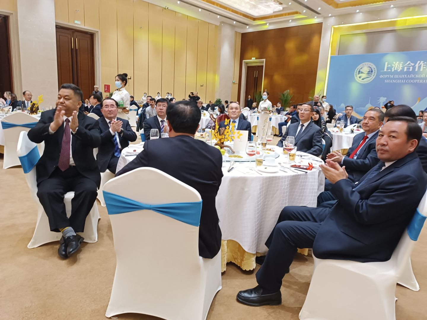 В Урумчи состоялся праздничный концерт, посвященный Форуму ШОС «Год туризма 2023»  (ФОТО)