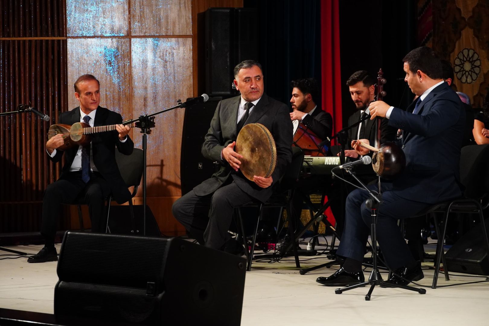 Красота и неповторимость азербайджанской музыки: Театр оперы и балета представил в Баку "Вечер мугама" (ФОТО)