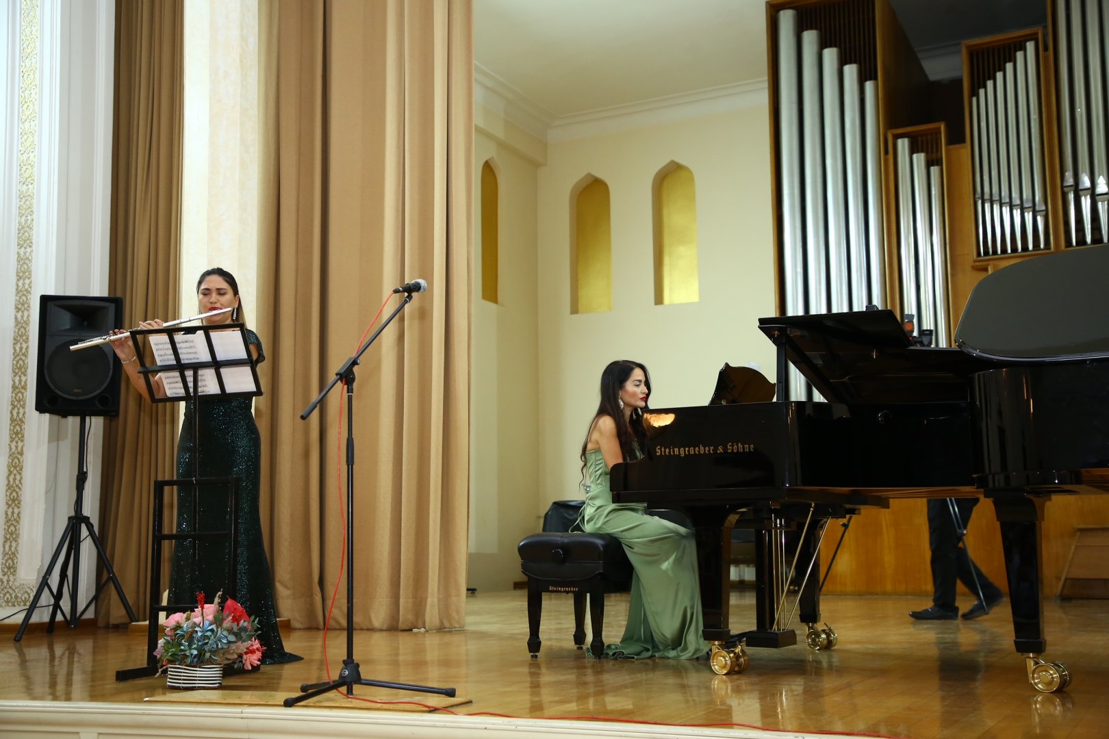 Взгляд надежды… Концерт и выставка памяти Арифа Меликова (ФОТО)