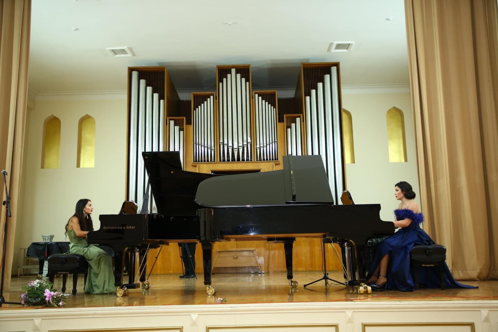 Взгляд надежды… Концерт и выставка памяти Арифа Меликова (ФОТО)