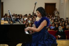 Взгляд надежды… Концерт и выставка памяти Арифа Меликова (ФОТО)