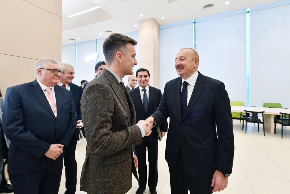 Президент Ильхам Алиев принял участие в Форуме «Карабах: Возвращение домой спустя 30 лет. Достижения и трудности» (ВИДЕО/ФОТО)