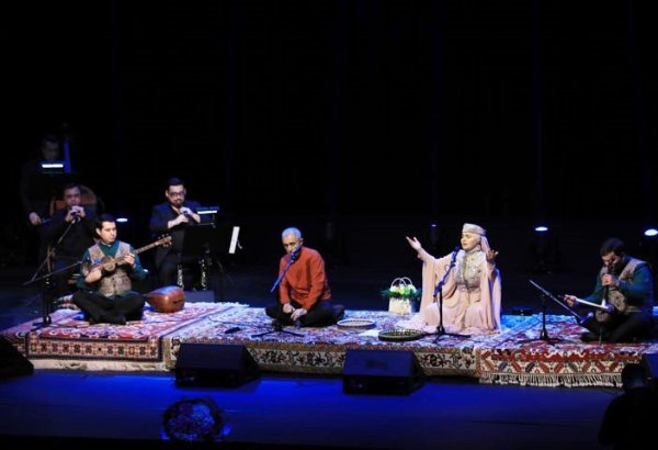 Парить в небесах…- душевное волшебство Алима Гасымова, его дочери Фярганы и внуков (ВИДЕО, ФОТО)