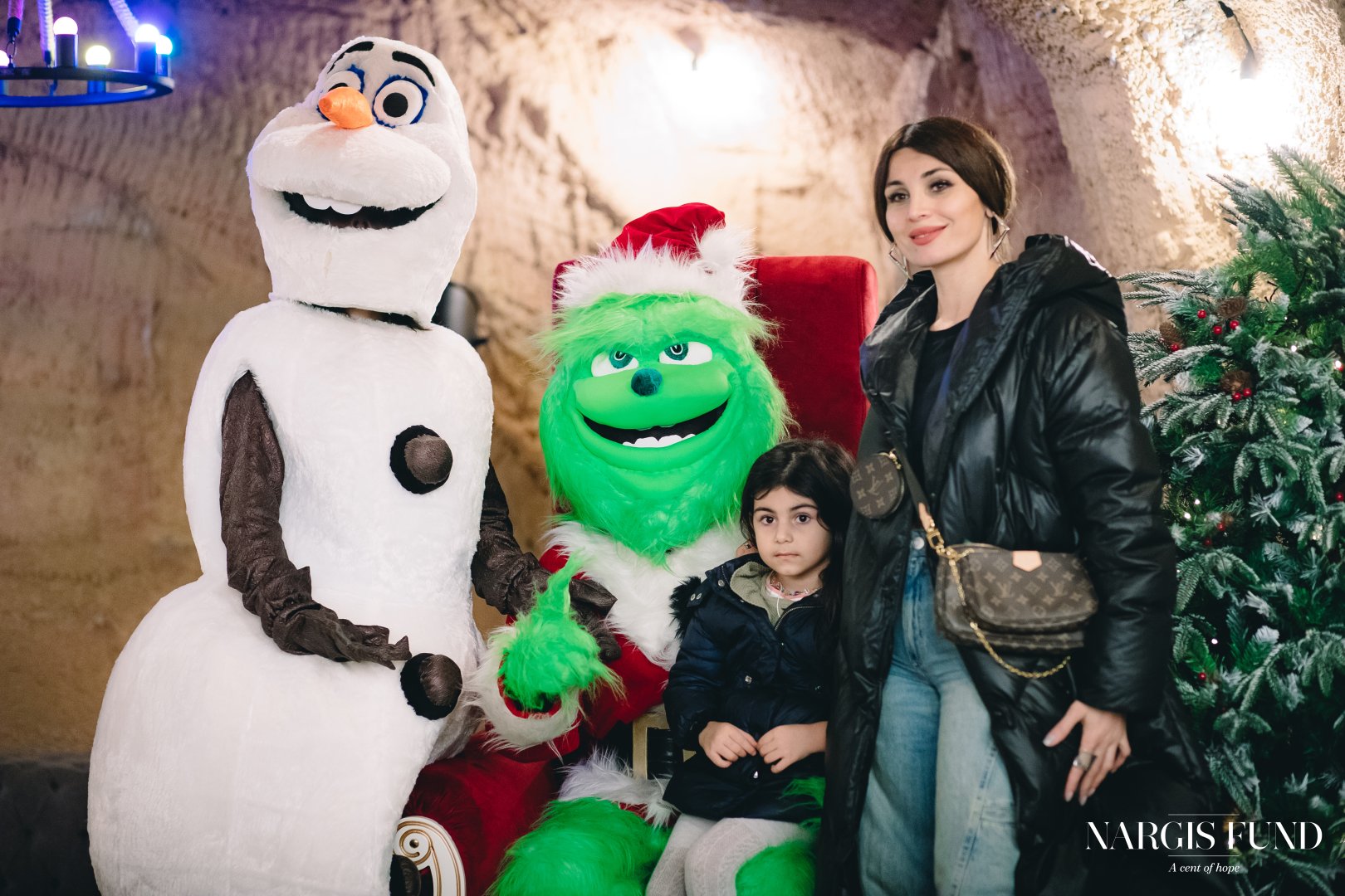 Состоялось грандиозное открытие благотворительной ярмарки Soyuq Əllər, İsti Ürək  2023-2024 (ФОТО)