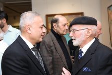 В Баку открылась выставка работ выдающегося художника, 95-летнего Тофига Агабабаева "Диалог со временем" (ФОТО)