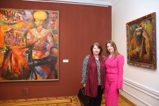 В Баку открылась выставка работ выдающегося художника, 95-летнего Тофига Агабабаева "Диалог со временем" (ФОТО)