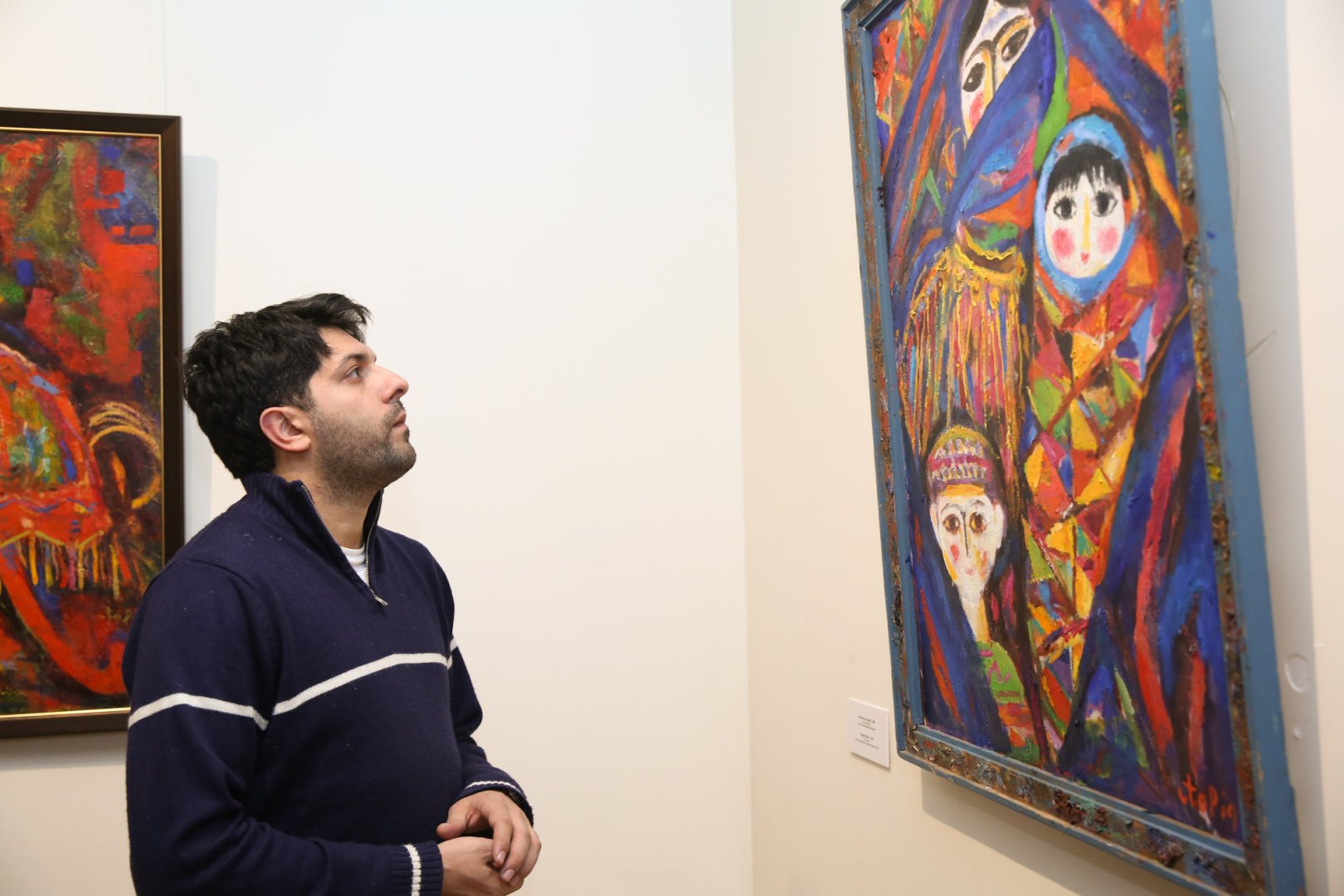 В Баку открылась выставка работ выдающегося художника, 95-летнего Тофига Агабабаева "Диалог со временем" (ФОТО)