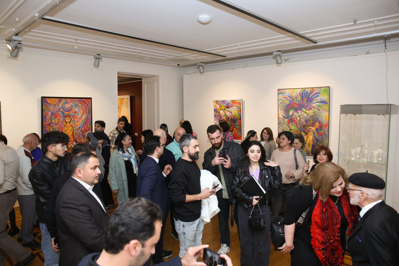 В Баку открылась выставка работ выдающегося художника, 95-летнего Тофига Агабабаева "Диалог со временем" (ФОТО)