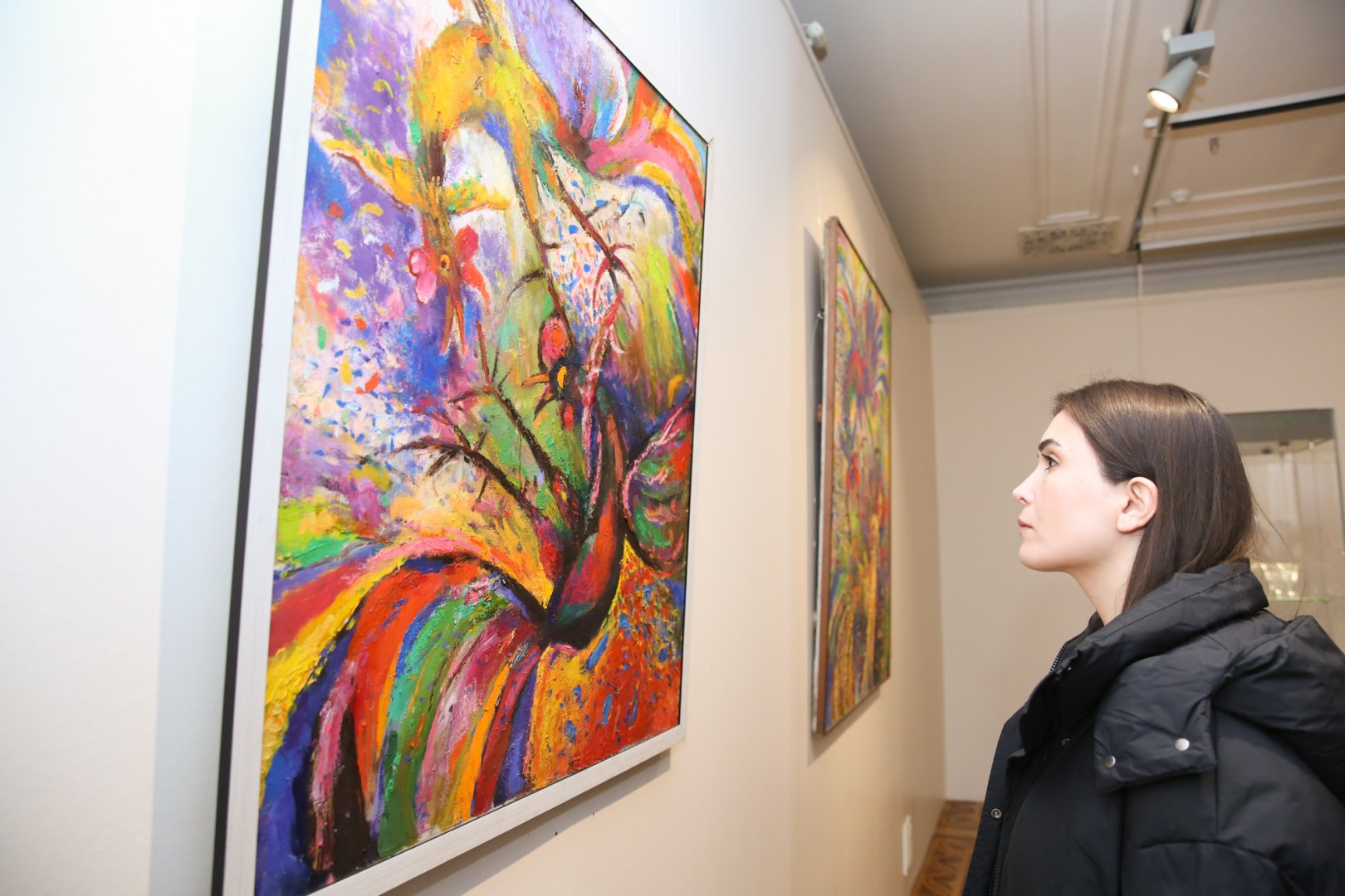 В Баку открылась выставка работ выдающегося художника, 95-летнего Тофига Агабабаева "Диалог со временем" (ФОТО)