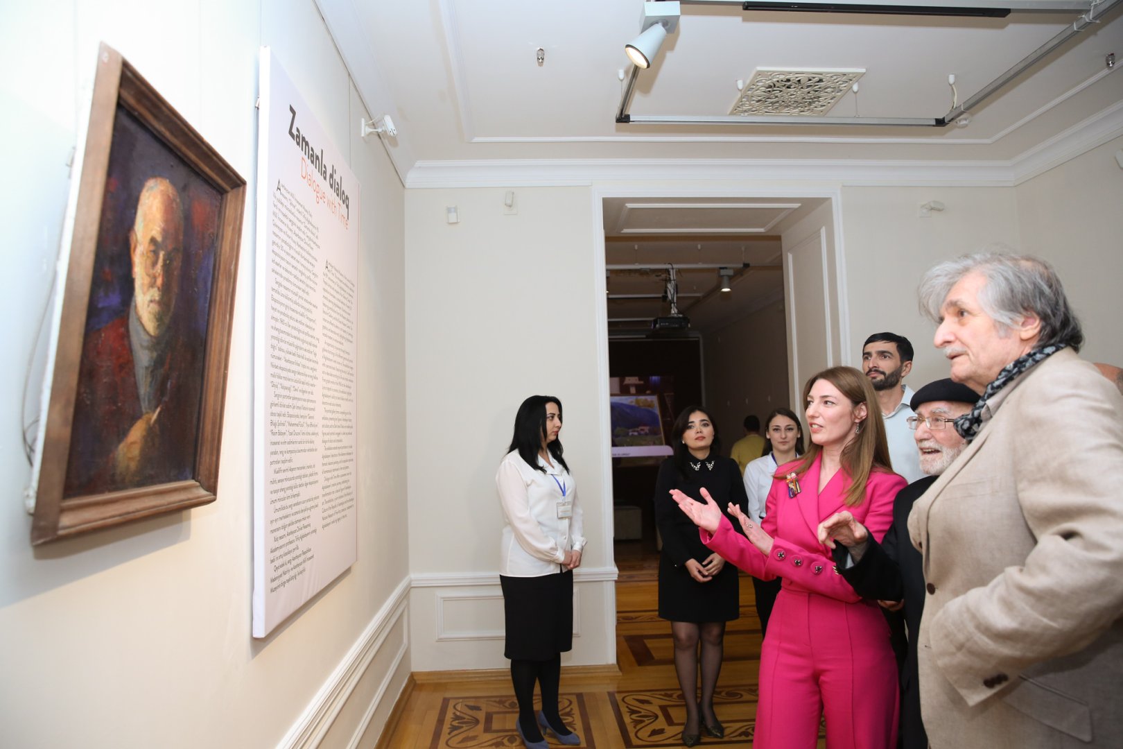 В Баку открылась выставка работ выдающегося художника, 95-летнего Тофига Агабабаева "Диалог со временем" (ФОТО)