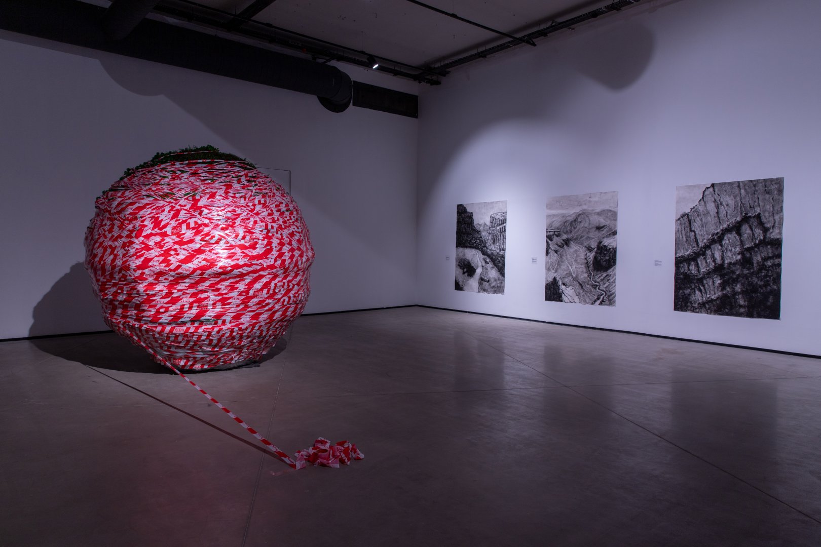 В Центре YARAT состоялось открытие выставок азербайджанских и грузинских художников - "Проверено, мин нет!" и "Эквинокс" (ФОТО)